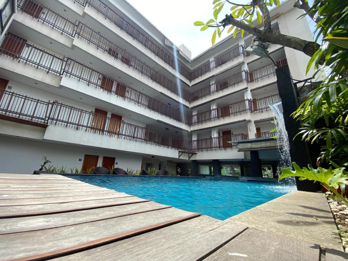 Sun Royal Hotel Kuta Lombok Exterior foto