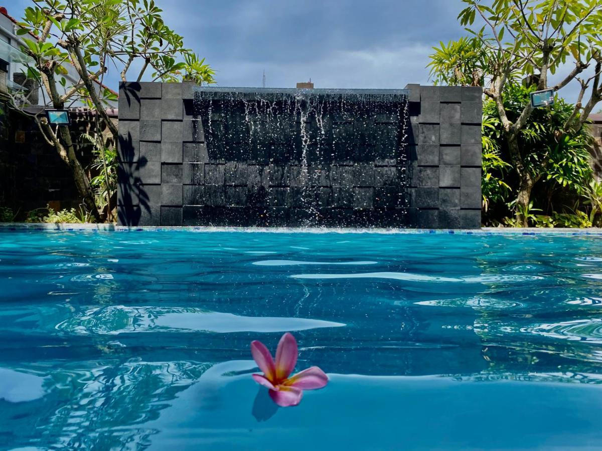 Sun Royal Hotel Kuta Lombok Exterior foto