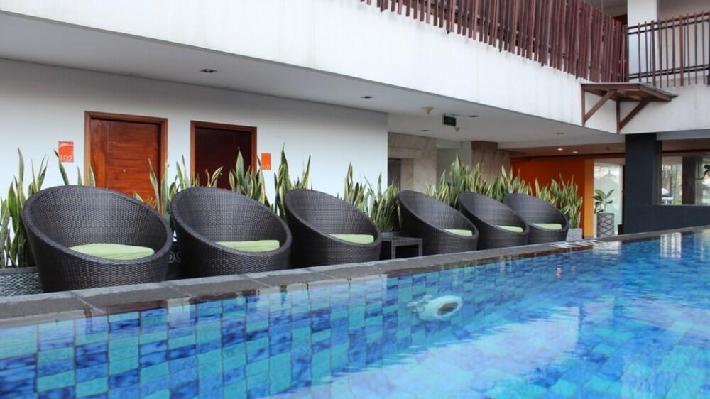 Sun Royal Hotel Kuta Lombok Exterior foto