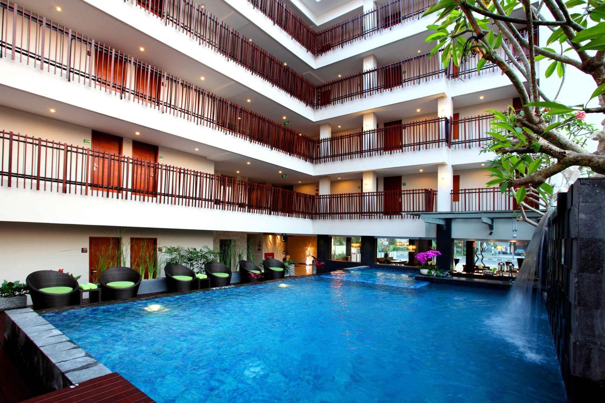 Sun Royal Hotel Kuta Lombok Exterior foto