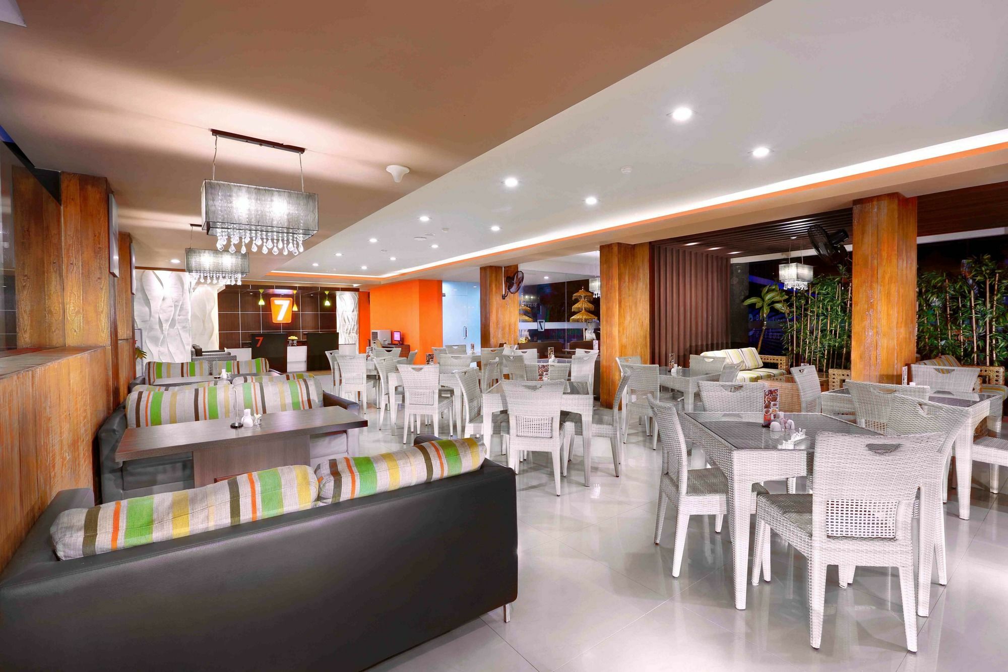 Sun Royal Hotel Kuta Lombok Exterior foto