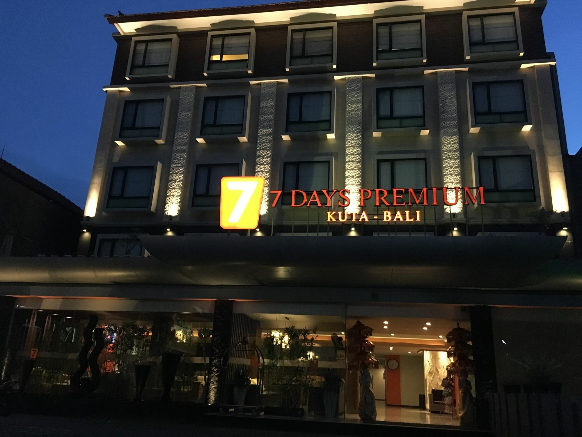 Sun Royal Hotel Kuta Lombok Exterior foto